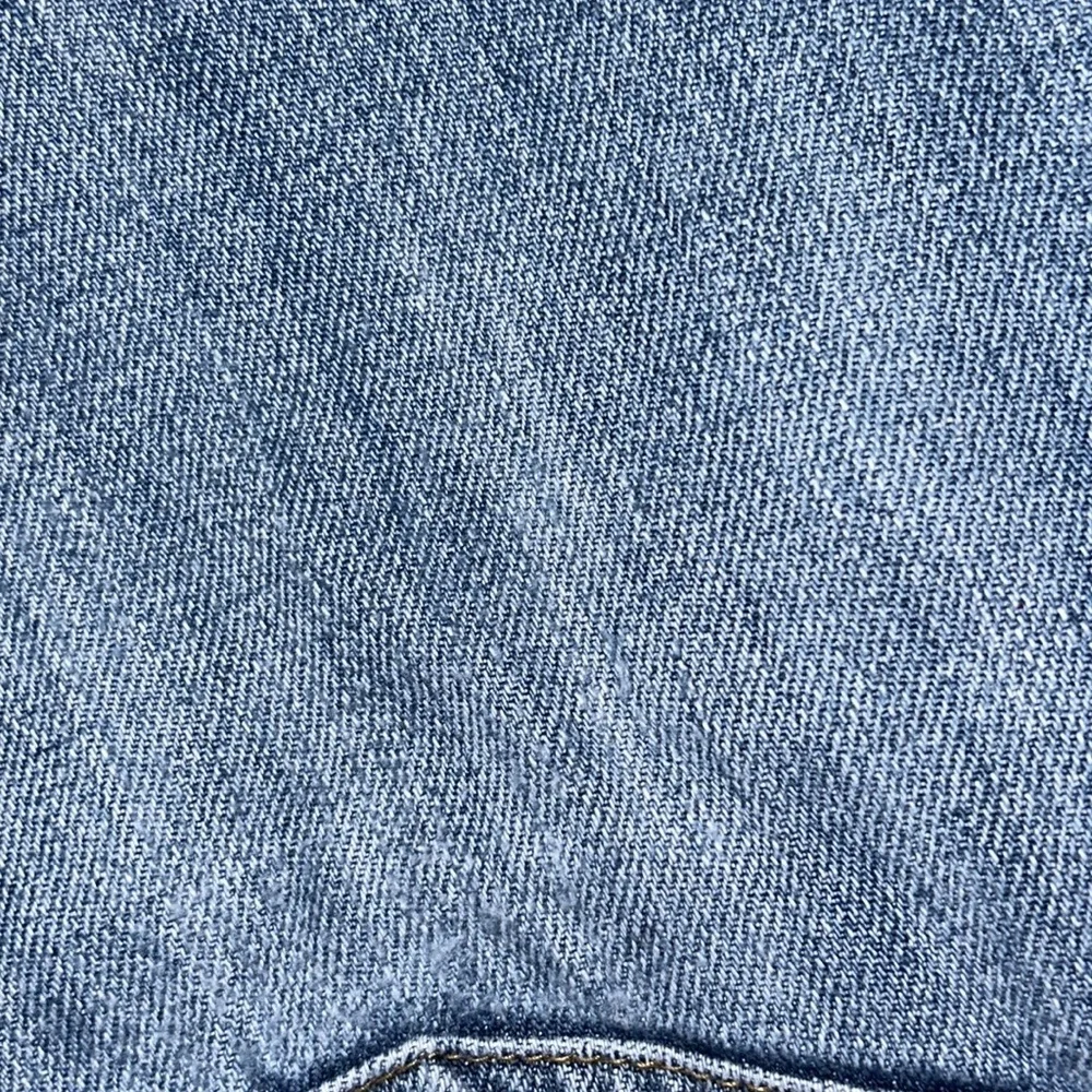 Lucky Brand Retro Style Medium Wash Blue Jeans, Size 34